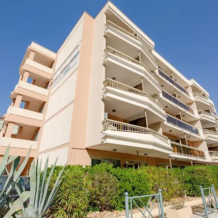 Апартаменты Les Platanes-4 By Interhome