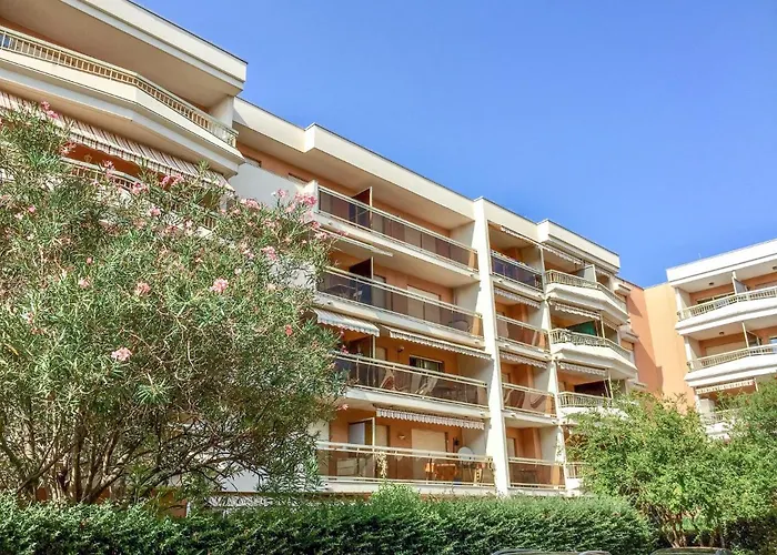 Lägenhet Les Platanes-4 By Interhome